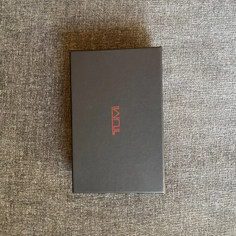 TUMI Men's Leather Phone Wallet NWT